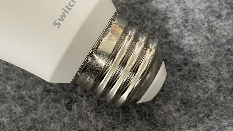 スマート電球の口金の写真