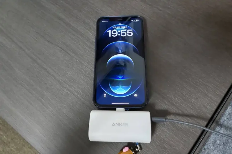 Anker Nano Power Bankを充電しているときはiPhoneの充電はできていない